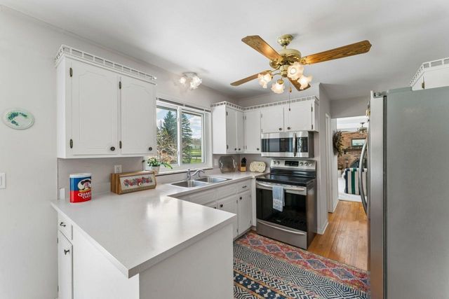 8389 Manchester Drive, Grand Blanc, MI 48439