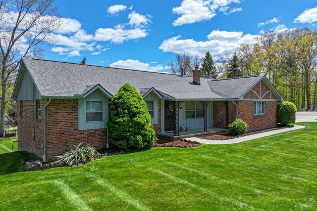 8389 Manchester Drive, Grand Blanc, MI 48439