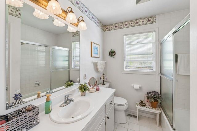 8389 Manchester Drive, Grand Blanc, MI 48439