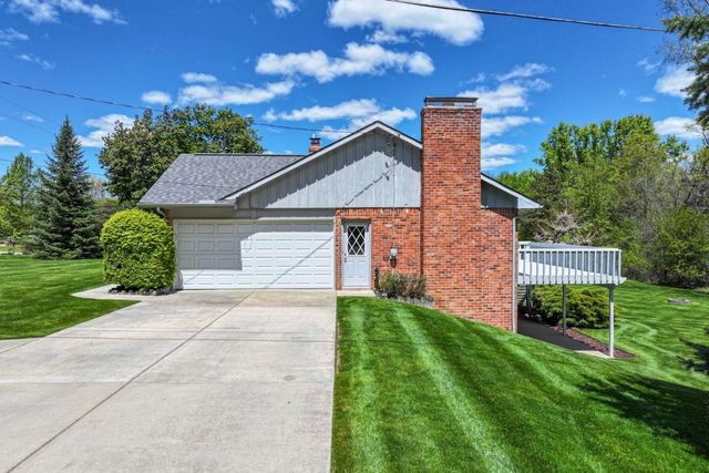 8389 Manchester Drive, Grand Blanc, MI 48439