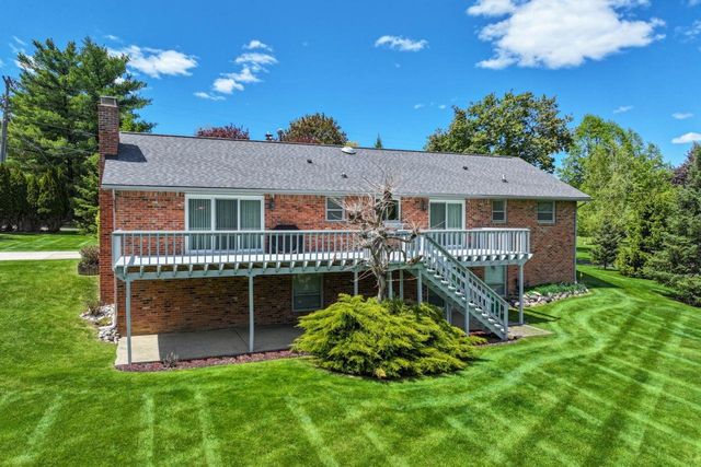8389 Manchester Drive, Grand Blanc, MI 48439
