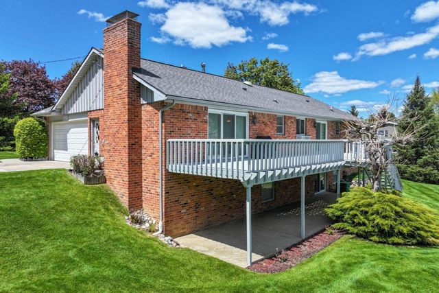 8389 Manchester Drive, Grand Blanc, MI 48439