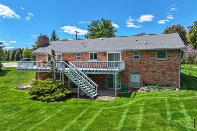 8389 Manchester Drive, Grand Blanc, MI 48439