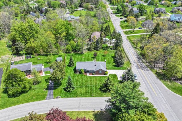 8389 Manchester Drive, Grand Blanc, MI 48439