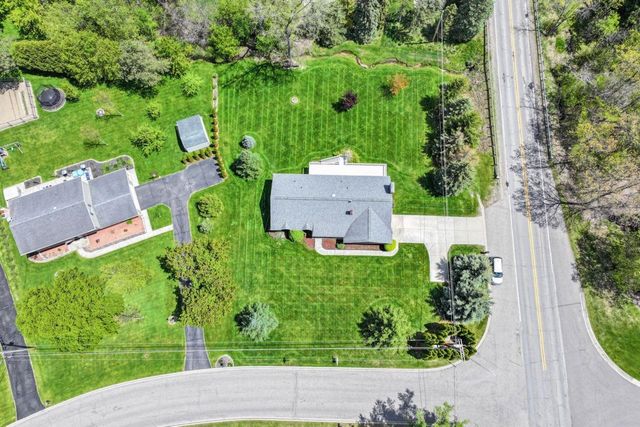 8389 Manchester Drive, Grand Blanc, MI 48439
