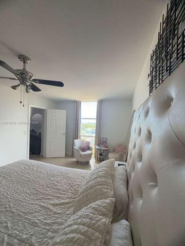 13499 Biscayne Blvd 906, North Miami, FL 33181