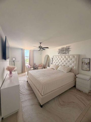 13499 Biscayne Blvd 906, North Miami, FL 33181