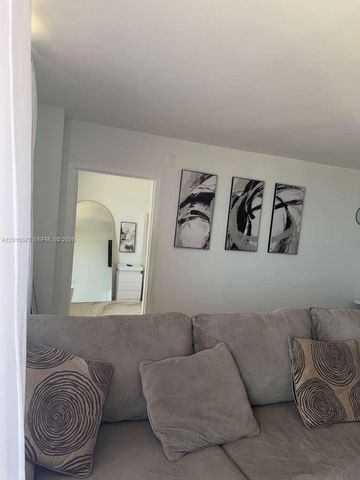13499 Biscayne Blvd 906, North Miami, FL 33181