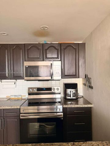 13499 Biscayne Blvd 906, North Miami, FL 33181