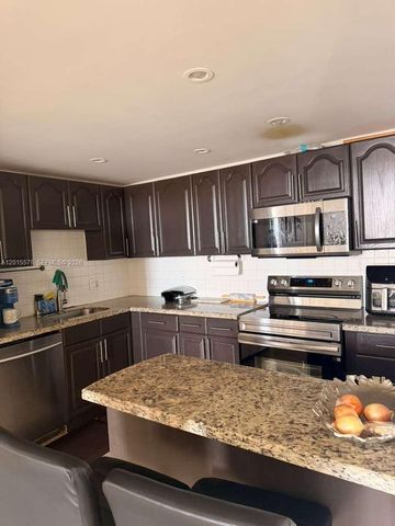 13499 Biscayne Blvd 906, North Miami, FL 33181