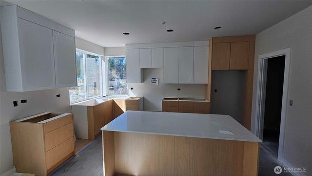 18000 C 10th Avenue NE, Shoreline, WA 98155