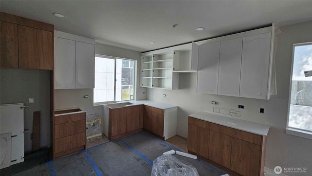 18000 C 10th Avenue NE, Shoreline, WA 98155