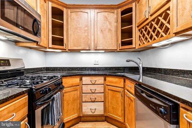 1661 CRESCENT PL NW #101, Washington, DC 20009