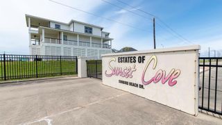 21306 Scissor Tail Lane, Galveston, TX 77554