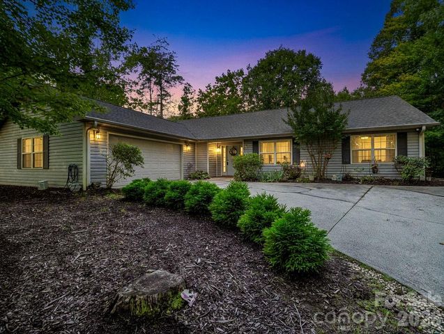 141 Dalton Court, Lake Lure, NC 28746