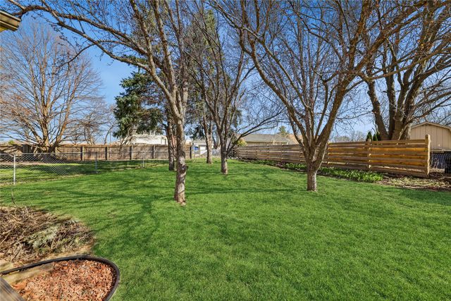 401 7th Street Place SW, Altoona, IA 50009