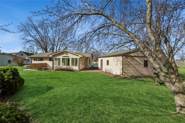 401 7th Street Place SW, Altoona, IA 50009