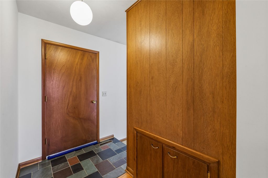 401 7th Street Place SW, Altoona, IA 50009