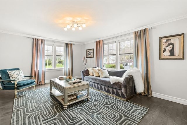 18 Webster Rd, Lexington, MA 02421