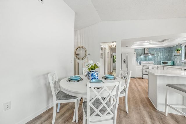 2911 WOODPINE COURT, Sarasota, FL 34231