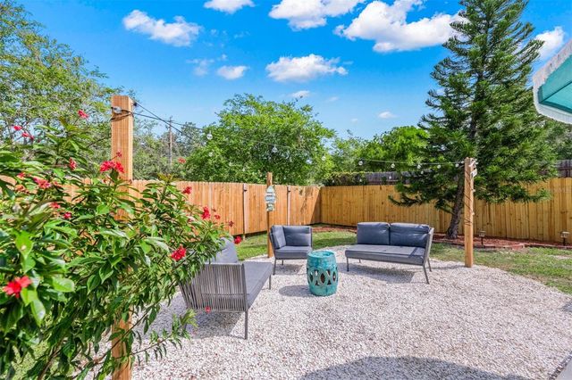 2911 WOODPINE COURT, Sarasota, FL 34231