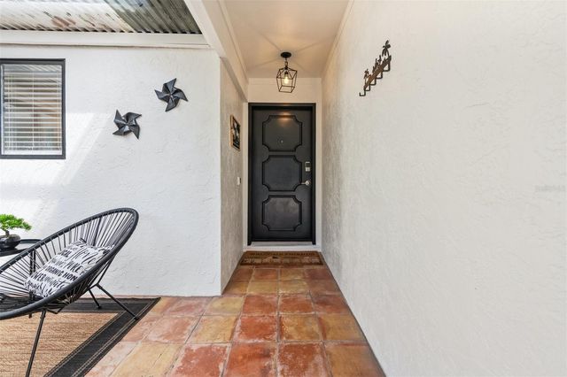 2911 WOODPINE COURT, Sarasota, FL 34231