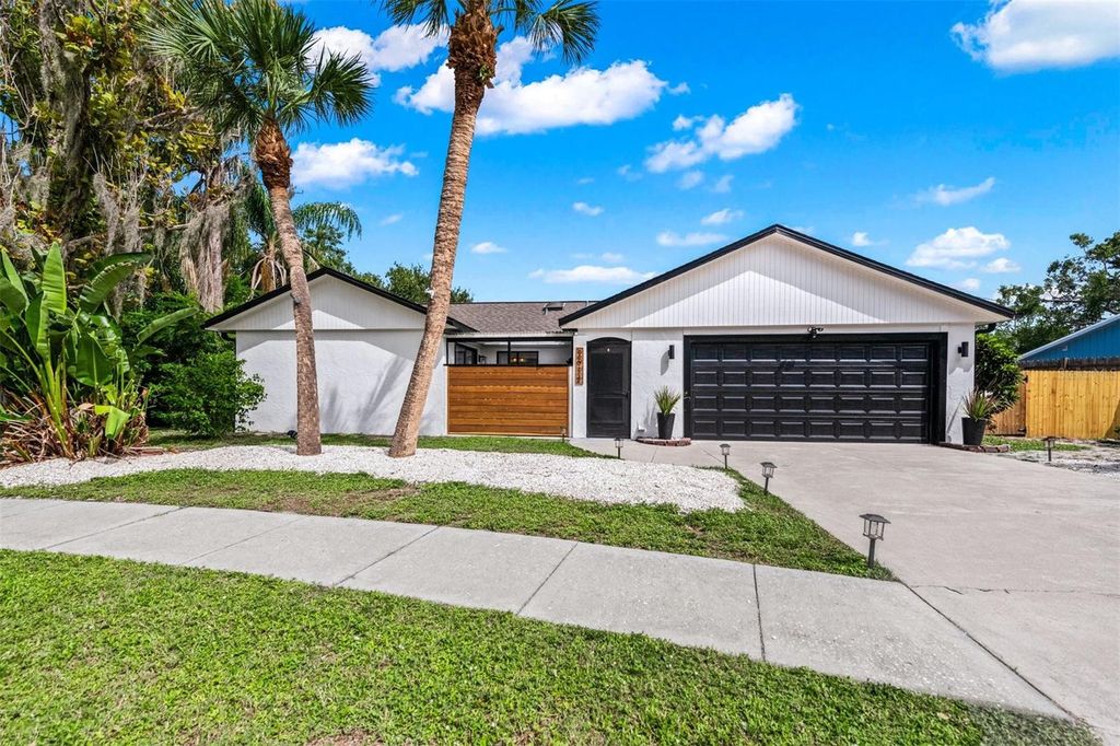 2911 WOODPINE COURT, Sarasota, FL 34231