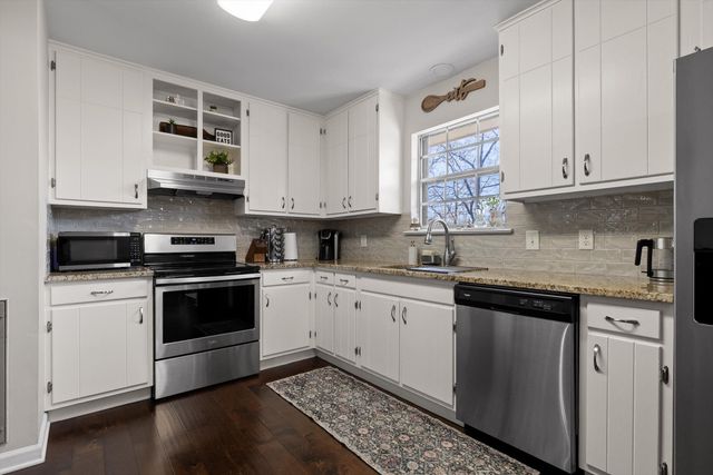 8437 Cross Timbers Circle, Hixson, TN 37343