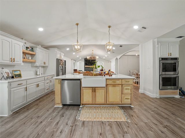 6701 Nauert Road, Forest Hill, TX 76140