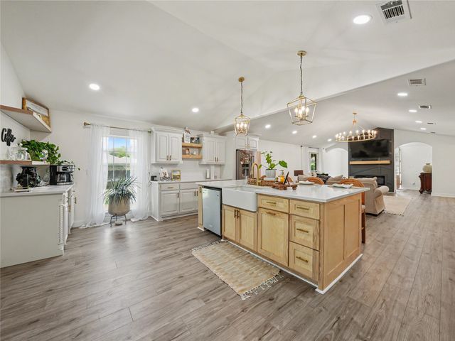 6701 Nauert Road, Forest Hill, TX 76140