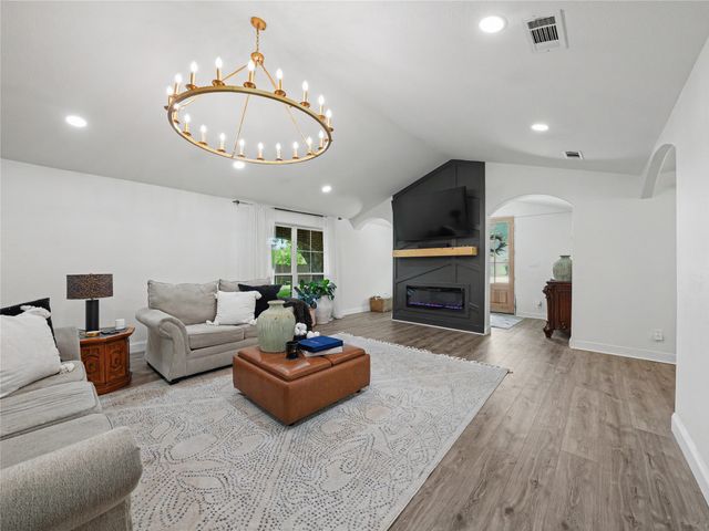 6701 Nauert Road, Forest Hill, TX 76140