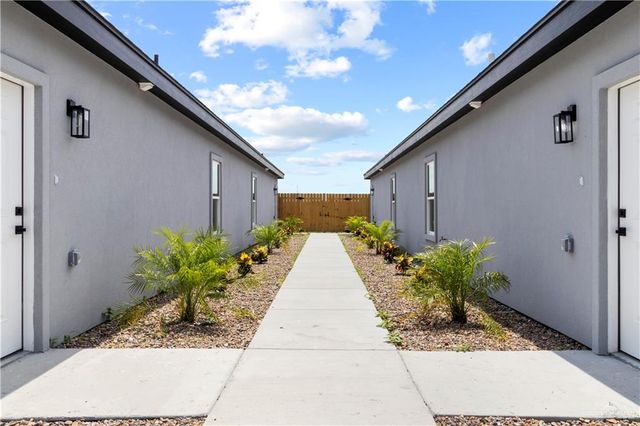 916 13th Street, Alamo, TX 78589