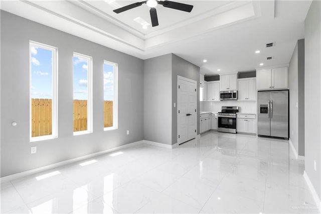 916 13th Street, Alamo, TX 78589