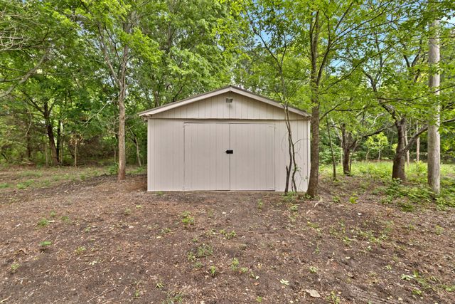 268 Tweedy Bird Lane, Whitewright, TX 75491