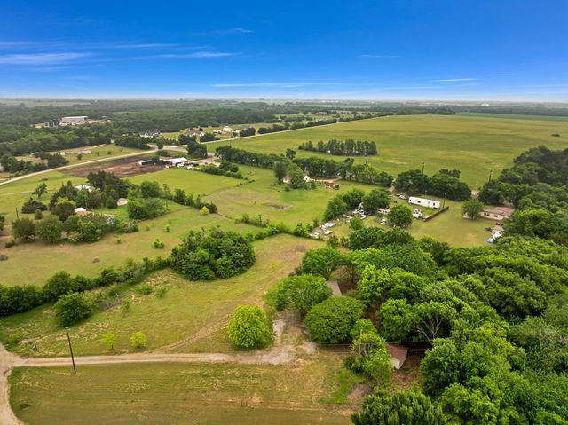 268 Tweedy Bird Lane, Whitewright, TX 75491
