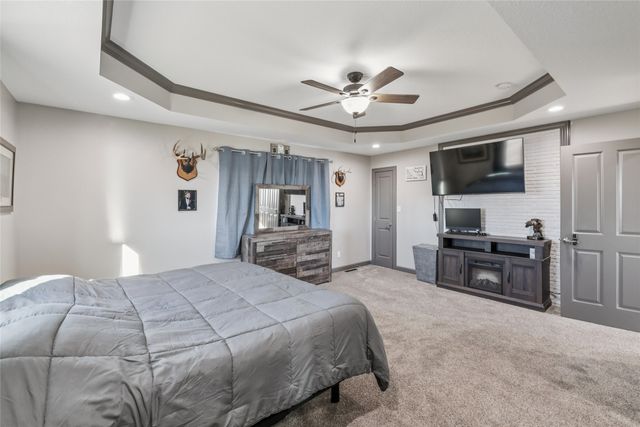 812 6th Avenue W, Grinnell, IA 50112