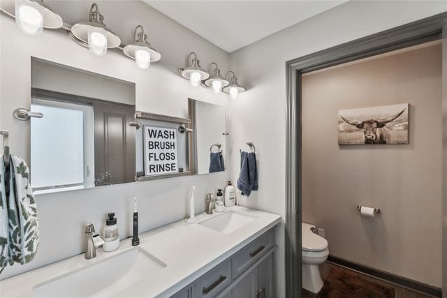 812 6th Avenue W, Grinnell, IA 50112