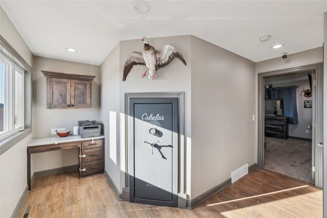 812 6th Avenue W, Grinnell, IA 50112