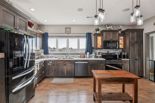 812 6th Avenue W, Grinnell, IA 50112