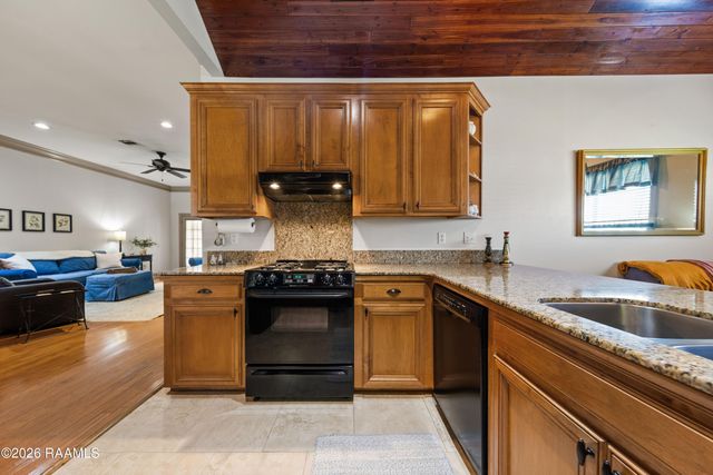 203 Commons Drive, Lafayette, LA 70508