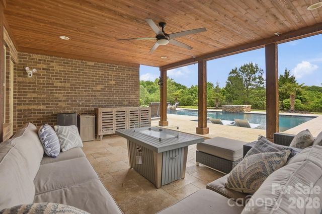 308 Walkers Bluff Court, Waxhaw, NC 28173