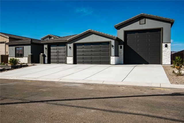 6407 S Calle Serena, Fort Mohave, AZ 86426