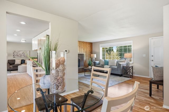 21225 96th Avenue W, Edmonds, WA 98020