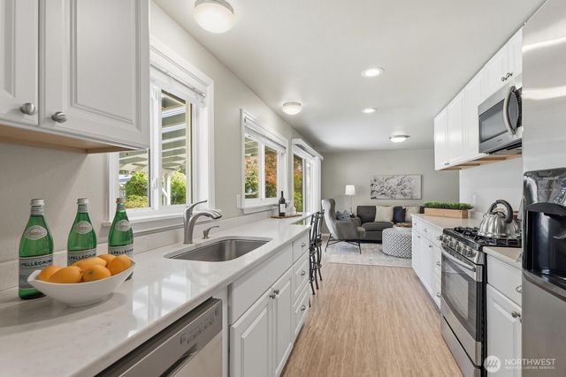 21225 96th Avenue W, Edmonds, WA 98020