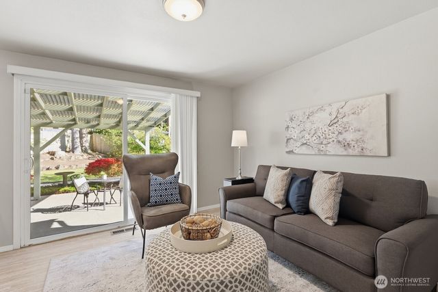 21225 96th Avenue W, Edmonds, WA 98020