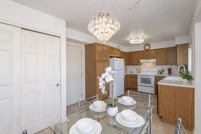 14142 W Waters WAY, New Berlin, WI 53151