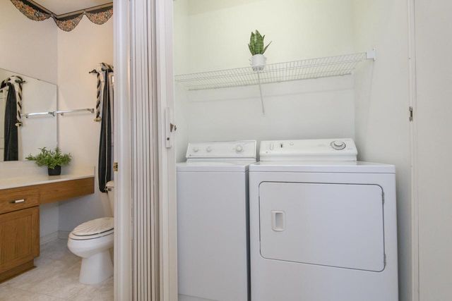 14142 W Waters WAY, New Berlin, WI 53151