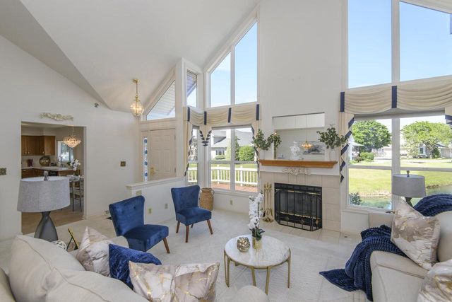 14142 W Waters WAY, New Berlin, WI 53151