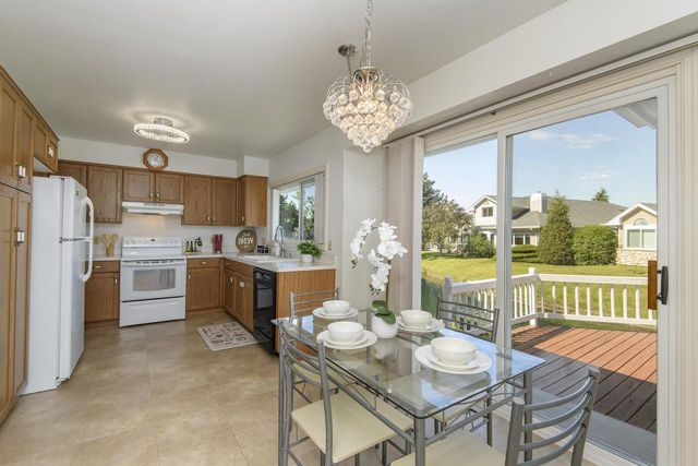 14142 W Waters WAY, New Berlin, WI 53151