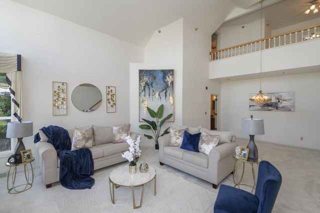 14142 W Waters WAY, New Berlin, WI 53151